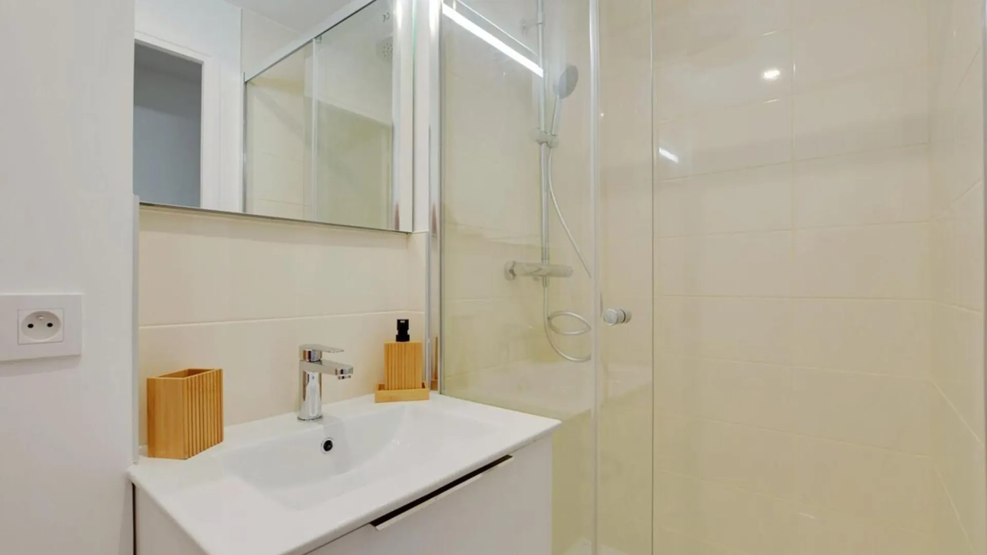 Flexliving - T2 - Fessart * Paris